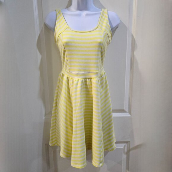 Jessica Simpson ✦ Yellow Striped Sundress ✦ Scoop Neck Sleeveless Sz S EUC - Picture 2 of 16